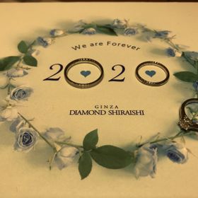 【銀座ダイヤモンドシライシの口コミ】 元々指輪のデザインはシンプルかつ王道なもので決めていました。
メレダイ…