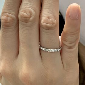 【エクセルコダイヤモンド(EXELCO DIAMOND)の口コミ】 婚約指輪を頂かなかったので、ハーフエタニティで探していました。細くて…
