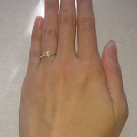 【garden(ガーデン)の口コミ】 婚約指輪はサプライズでプレゼントされたので、石自体は私は選んでおりま…