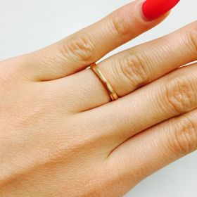 【THE KISS(ザ・キッス)の口コミ】 普段つけるものなので、あまり派手ではないけれどシンプルすぎないもの！…