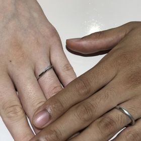 【TRECENTI(トレセンテ)の口コミ】 2人とも普段から指輪をつける習慣がないので、つけ心地の良さを重視して指…