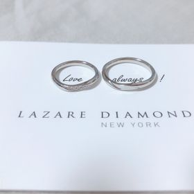 【ラザール ダイヤモンド(LAZARE DIAMOND)の口コミ】 カットの優れた上質なダイヤモンドが決めてとなりました。
ウェーブデザイ…