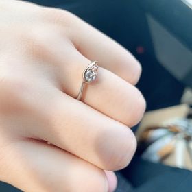 【アイプリモ(I-PRIMO)の口コミ】 私の肌がイエローベースなのでプラチナだけの指輪よりピンクゴールドが入…