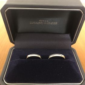 【銀座ダイヤモンドシライシの口コミ】 【指輪のデザイン・テイストについて】
シンプルなデザインのリングにミル…