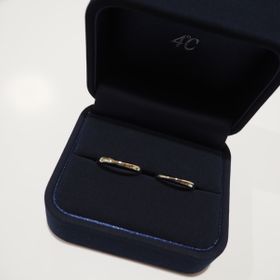 【4℃ BRIDAL(ヨンドシーブライダル)の口コミ】 2人ともシンプルで控えめなデザインがよく、インターネットでも写真を見た…