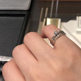 【エクセルコダイヤモンド(EXELCO DIAMOND)の口コミ】 エリザベートという名前のセットリングを試着させて頂きました。HPで見て…
