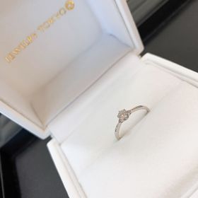 【ジュエリー東京の口コミ】 形を重視して決めました。デザインがとても綺麗でダイヤモンドも立派だっ…