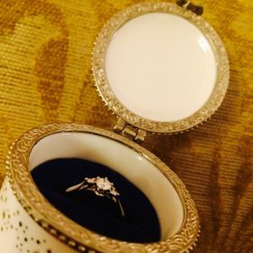 【Disney Cinderella(ディズニー シンデレラ)の口コミ】 何件か見させていただきましたが、ディズニーが好きだという事とこの指輪…