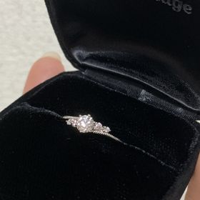 【Mariage ent(マリアージュエント)の口コミ】 指輪自体は主人が選んでくれたもので、私は受け取った後にデザインを選び…