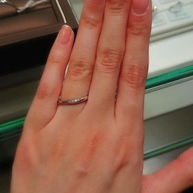 【アイプリモ(I-PRIMO)の口コミ】 メレダイヤの斜めのラインがとてもきれいでした。
きちんと埋め込まれてい…