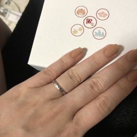 【ひなの口コミ】 デザインが上と下で別れてて2way仕様になっていたのがとても気に入りまし…