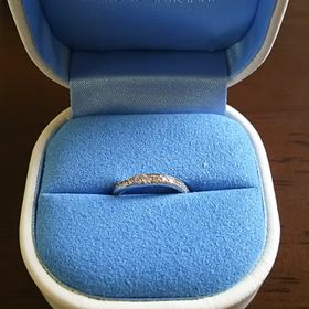 【銀座ダイヤモンドシライシの口コミ】 指輪をつけているときに、物とひっかからないように埋め込まれているダイ…