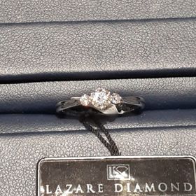 【ラザール ダイヤモンド(LAZARE DIAMOND)の口コミ】 ダイヤモンドでもこれほど違うのか！と思う程、ラザールダイヤモンドの輝…