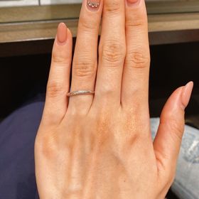 【アイプリモ(I-PRIMO)の口コミ】 ストレートで細身の指輪を探してました。
いろんな指輪を試着しましたが、…
