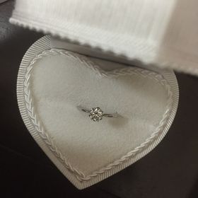 【ブルーリバー(BLUERIVER)の口コミ】 何店舗か探してどれもよく思えて悩みまくりました。卸があると聞いて、探…