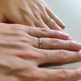 【銀座ダイヤモンドシライシの口コミ】 つけ心地が最高でした。
ペアっぽさには欠けますが、女性の涙を男性が受け…