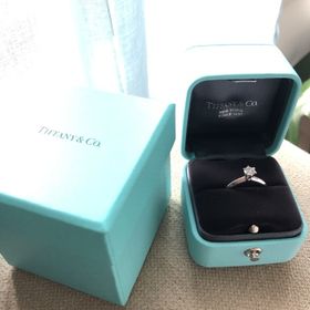 【ティファニー(Tiffany & Co.)の口コミ】 とても婚約指輪らしい指輪だと思います。最初はファッションリングのよう…