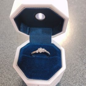 【銀座ダイヤモンドシライシの口コミ】 カラットのサイズの割に値段が安かった。ブライダルフェアでその日その日…