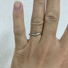 【アイプリモ(I-PRIMO)の口コミ】 価格もお手頃で且つデザイン性も自分好みの指輪が見つかりました。店員さ…