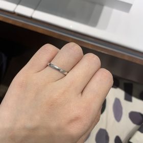 【銀座ダイヤモンドシライシの口コミ】 セミオーダーで、素材からリングの幅、ダイヤの数、ダイヤの留めのデザイ…