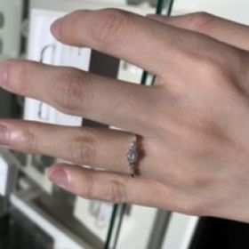 【LEGAN(レガン)の口コミ】 ピンクが好きなので指輪にピンクが入ってるものがいいと思って色々とネッ…