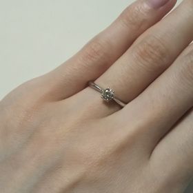 【COCKTAIL(カクテル)の口コミ】 自分が求めていたシンプルなデザインのものにしました。指の細さを考えて…