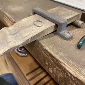 【鎌倉彫金工房の口コミ】 シンプル且つ味わいのあるデザインで何十年先も飽きずに好んでつけられる…