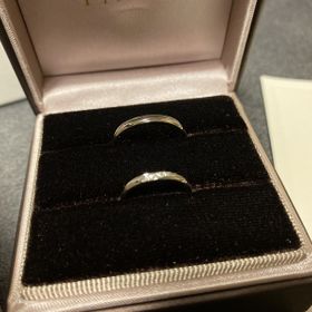 【アイプリモ(I-PRIMO)の口コミ】 かけぬける二本のラインが、凛とした愛の意思を表現。揺るがぬ想いをひと…