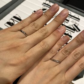 【ラザール ダイヤモンド(LAZARE DIAMOND)の口コミ】 鍛造製法であり傷や歪みに強い作りになっています。ダイアモンドも施され…