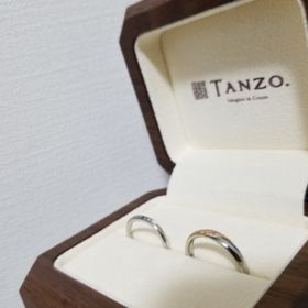 【TANZO.(鍛造指輪)の口コミ】 【デザイン・素材について】
セミオーダーが出来、世界で唯一の好みのデザ…