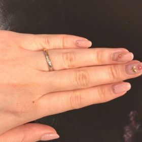 【ケイウノ ブライダル(K.UNO BRIDAL)の口コミ】 できるだけシンプルな物を希望しており、私の手の形などを店員さんが見て…