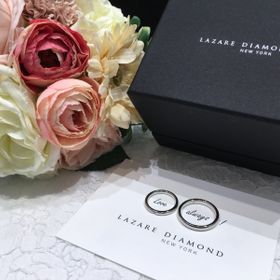 【ラザール ダイヤモンド(LAZARE DIAMOND)の口コミ】 デザイン
新郎→シンプルですが丸みがありどこからみても綺麗です！
…