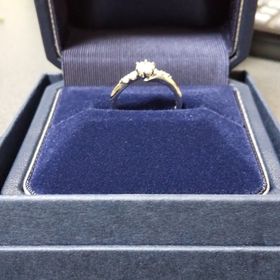 【銀座ダイヤモンドシライシの口コミ】 とても綺麗に輝いていて、デザインが好みでしたのでたくさんの商品を見せ…