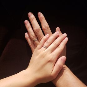 【ラザール ダイヤモンド(LAZARE DIAMOND)の口コミ】 真ん中が大きめのダイヤのハーフエタニティーは他でもみたことかなかった…