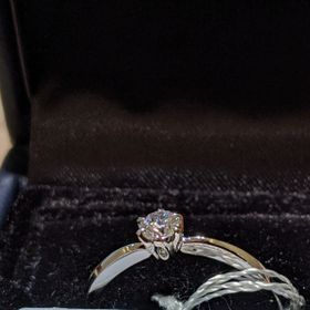 【TRECENTI(トレセンテ)の口コミ】 シンプルなデザインが良いとは思っていましたが、シンプル系統の中でも色…