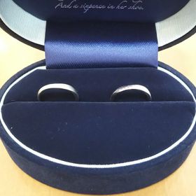 【Something Blue(サムシングブルー)の口コミ】 最初から細身タイプでシンプルなデザインを探していて、いくつか試着をし…