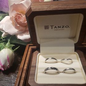 【TANZO.(鍛造指輪)の口コミ】 デザインを一から作れるところと、入籍指輪というシステムが気に入りまし…