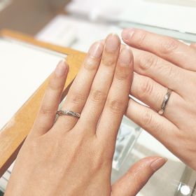 【STAR JEWELRY(スタージュエリー)の口コミ】 指輪の名前のレインボーの通りにダイヤモンドが虹がかかっているように並…
