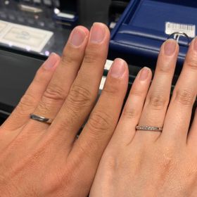 【銀座ダイヤモンドシライシの口コミ】 ストレートタイプが良いと伝えて出してきてもらった１つです。ダイヤモン…