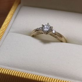 【ケイウノ ブライダル(K.UNO BRIDAL)の口コミ】 プロポーズされた話をしたときに母から婚約指輪を受け継いだので、そのダ…