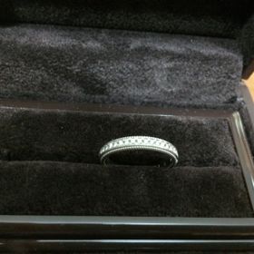 【アイプリモ(I-PRIMO)の口コミ】 婚約指輪を買わなかったのでダイヤのついた結婚指輪を探していました。
デ…