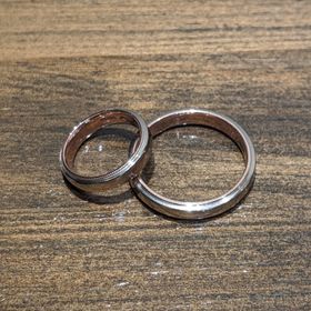 【輪-RIN-の口コミ】 どんなデザインや素材の指輪にするか特に何も決めずにお店に行きました。…