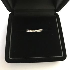 【ヴァンドーム青山(VENDOME AOYAMA)の口コミ】 ねじれてるデザインで、他のブランドではあまり見なかったのと、ダイヤの…