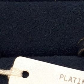 【4℃ BRIDAL(ヨンドシーブライダル)の口コミ】 結婚指輪は鍛造製法のミルグレインのデザインで探していました。旦那さん…