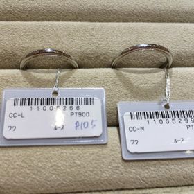 【TRECENTI(トレセンテ)の口コミ】 まずはじめにデザインが気に入りました。
ストレートラインのミル打ちで、…