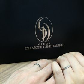 【銀座ダイヤモンドシライシの口コミ】 店員さんが親身になってくれた。
ティファニーかダイヤモンドシライシかで…