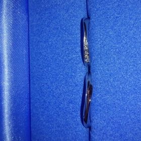 【銀座ダイヤモンドシライシの口コミ】 婚約指輪を兼ねた結婚指輪でしたので、華美すぎない程度に、でも少し豪華…