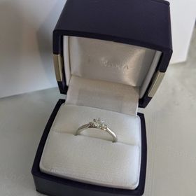 【俄(にわか)の口コミ】 ネットであらかじめ下調べを行い、実際店舗でいろんな種類の指輪を見て回…