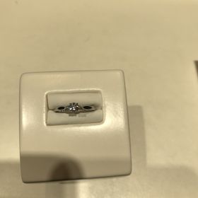 【俄(にわか)の口コミ】 デザインとダイヤの純度とランク
値段はそれなりにしましたが、自分の指が…