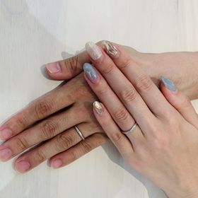 【俄(にわか)の口コミ】 お互いの指にあった、細めのリングのものを探しました。ストレートよりも…